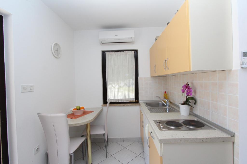 Apartments Pataj Rovigno Esterno foto